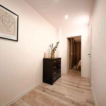 Daire Modern Karpatska - Near Center