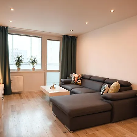 City Nest Kosice - Apartment Near City Center *
