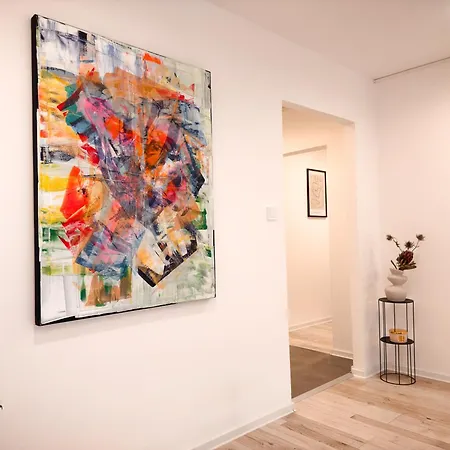 Modern Karpatska - Near Center Daire