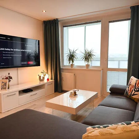 City Nest Kosice - Apartment Near City Center *