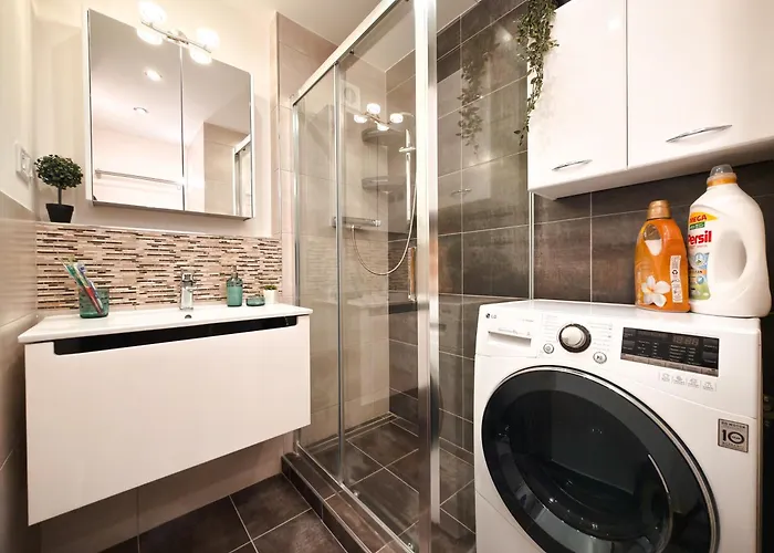 Modern Karpatská - Near Center