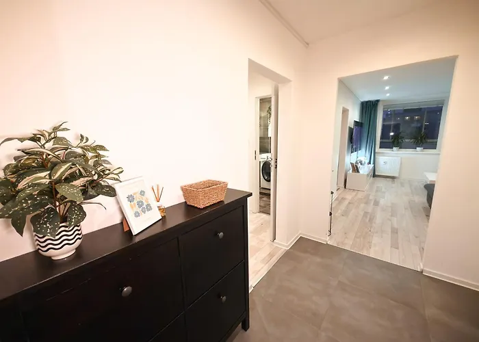 Modern Karpatska - Near Center