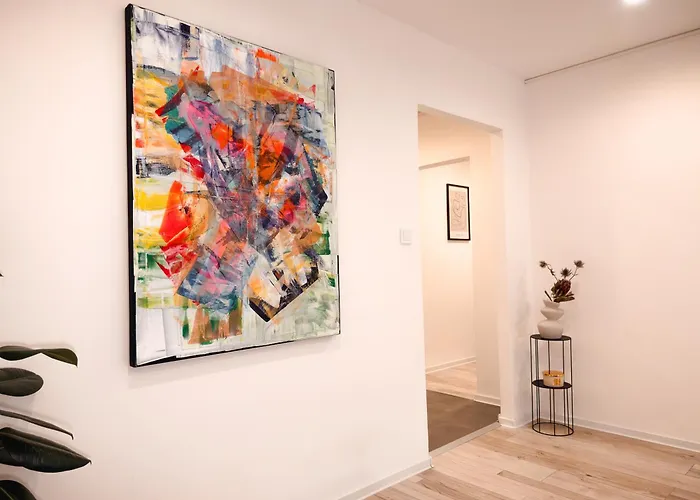 Modern Karpatska - Near Center Apartment